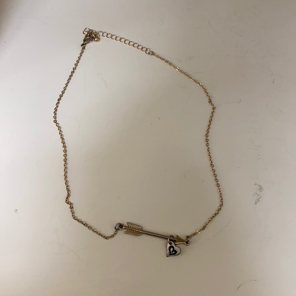 Arrow heart necklace